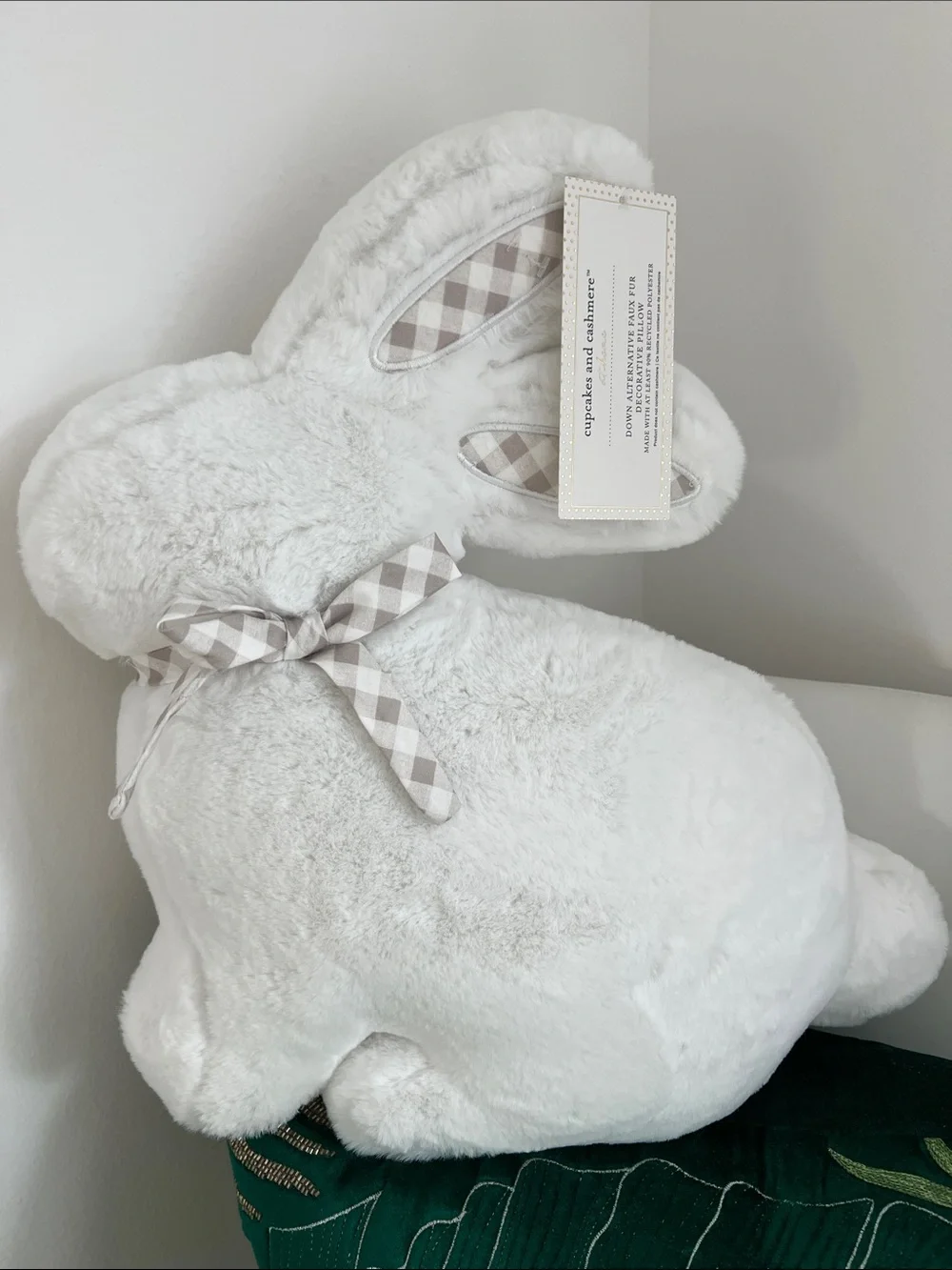 cupcakes & cashmere nwt cupcakes